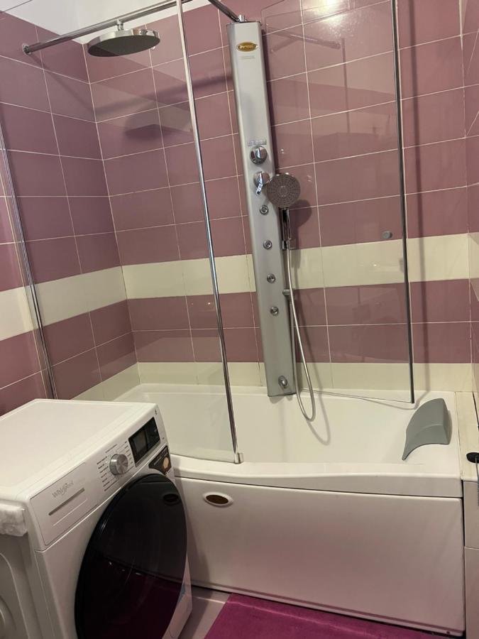 Stay In Style - Vibrant Condo In San Giovanni Lupatoto Luaran gambar