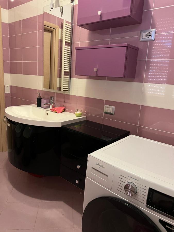 Stay In Style - Vibrant Condo In San Giovanni Lupatoto Luaran gambar