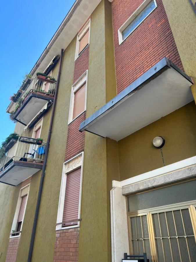 Stay In Style - Vibrant Condo In San Giovanni Lupatoto Luaran gambar
