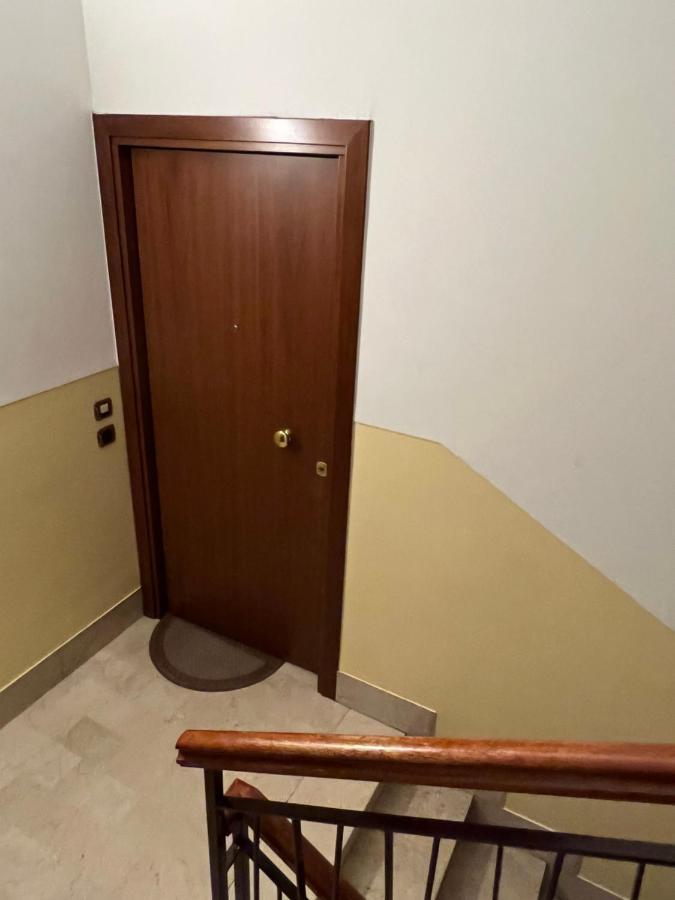 Stay In Style - Vibrant Condo In San Giovanni Lupatoto Luaran gambar