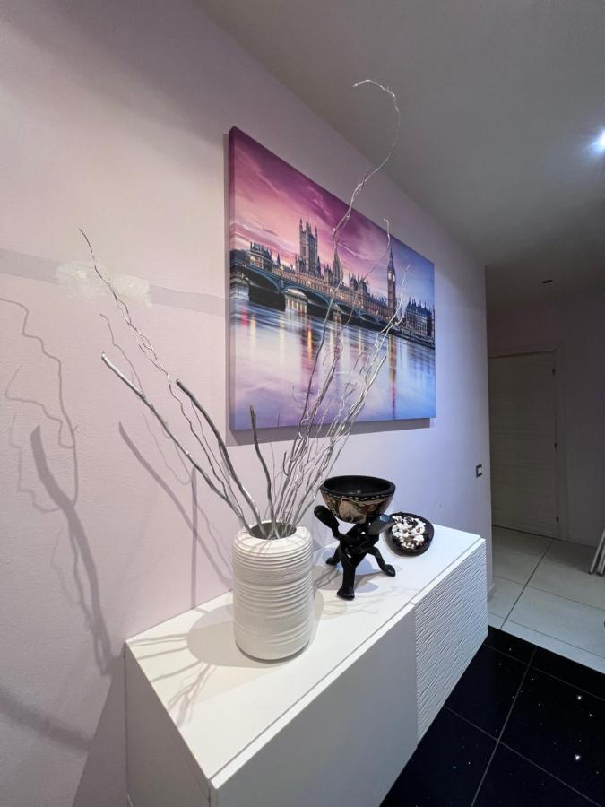 Stay In Style - Vibrant Condo In San Giovanni Lupatoto Luaran gambar