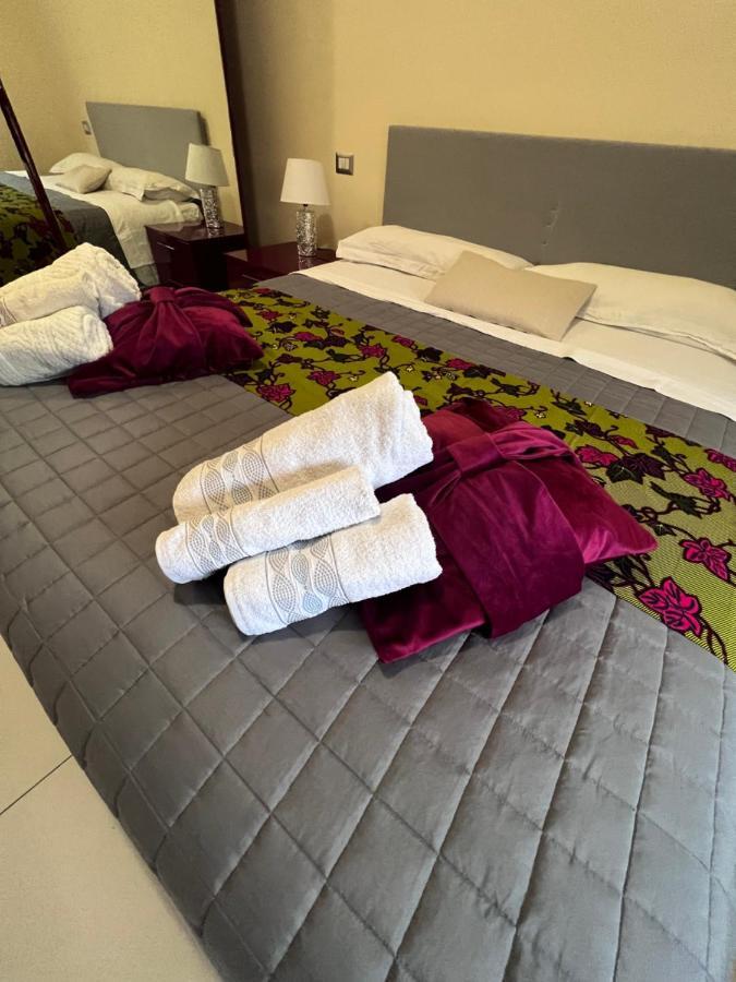 Stay In Style - Vibrant Condo In San Giovanni Lupatoto Luaran gambar