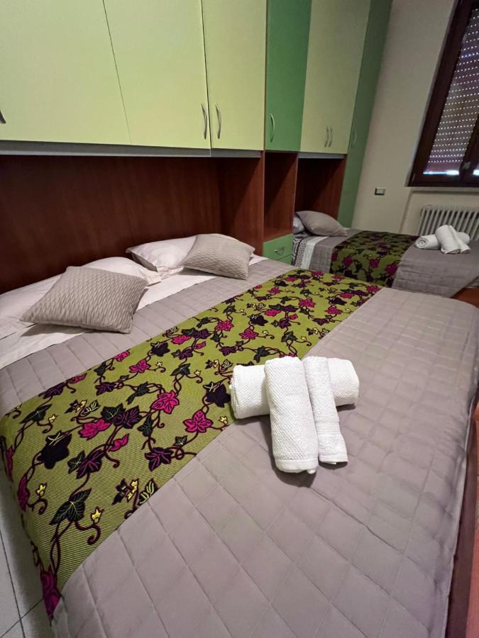 Stay In Style - Vibrant Condo In San Giovanni Lupatoto Luaran gambar