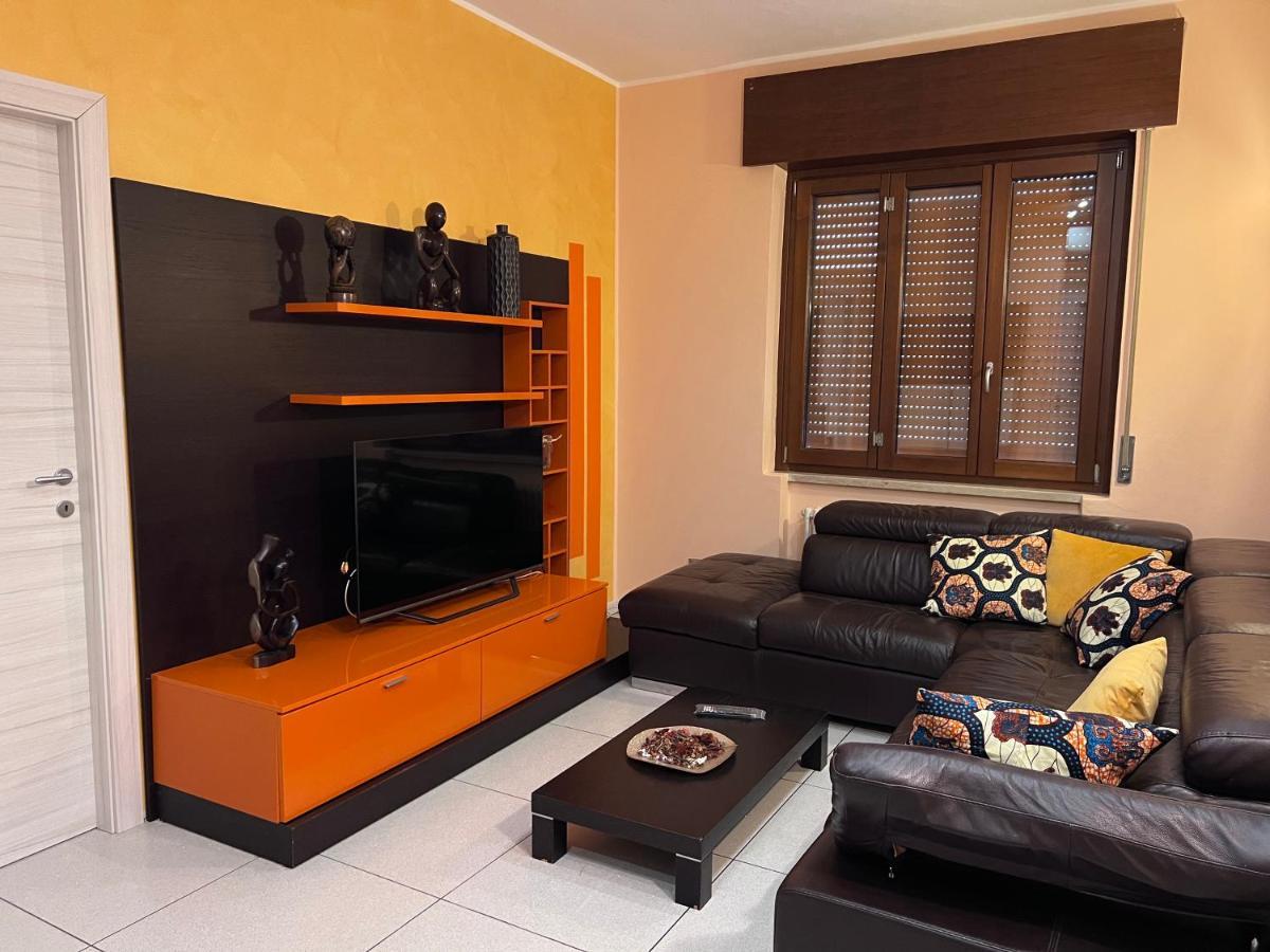 Stay In Style - Vibrant Condo In San Giovanni Lupatoto Luaran gambar