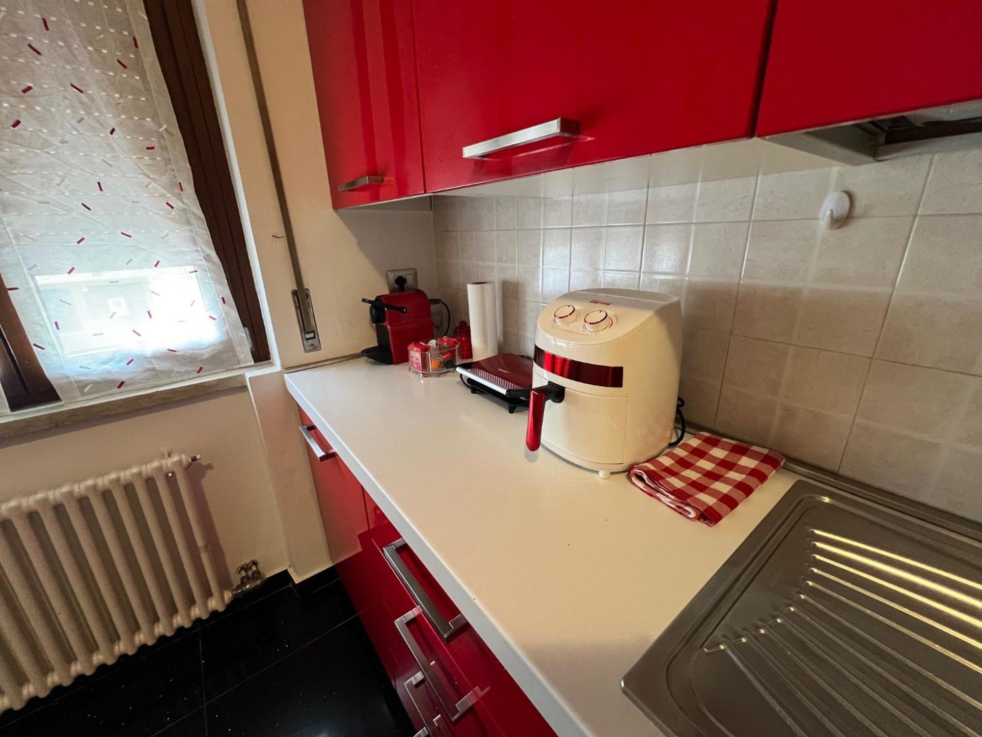 Stay In Style - Vibrant Condo In San Giovanni Lupatoto Luaran gambar