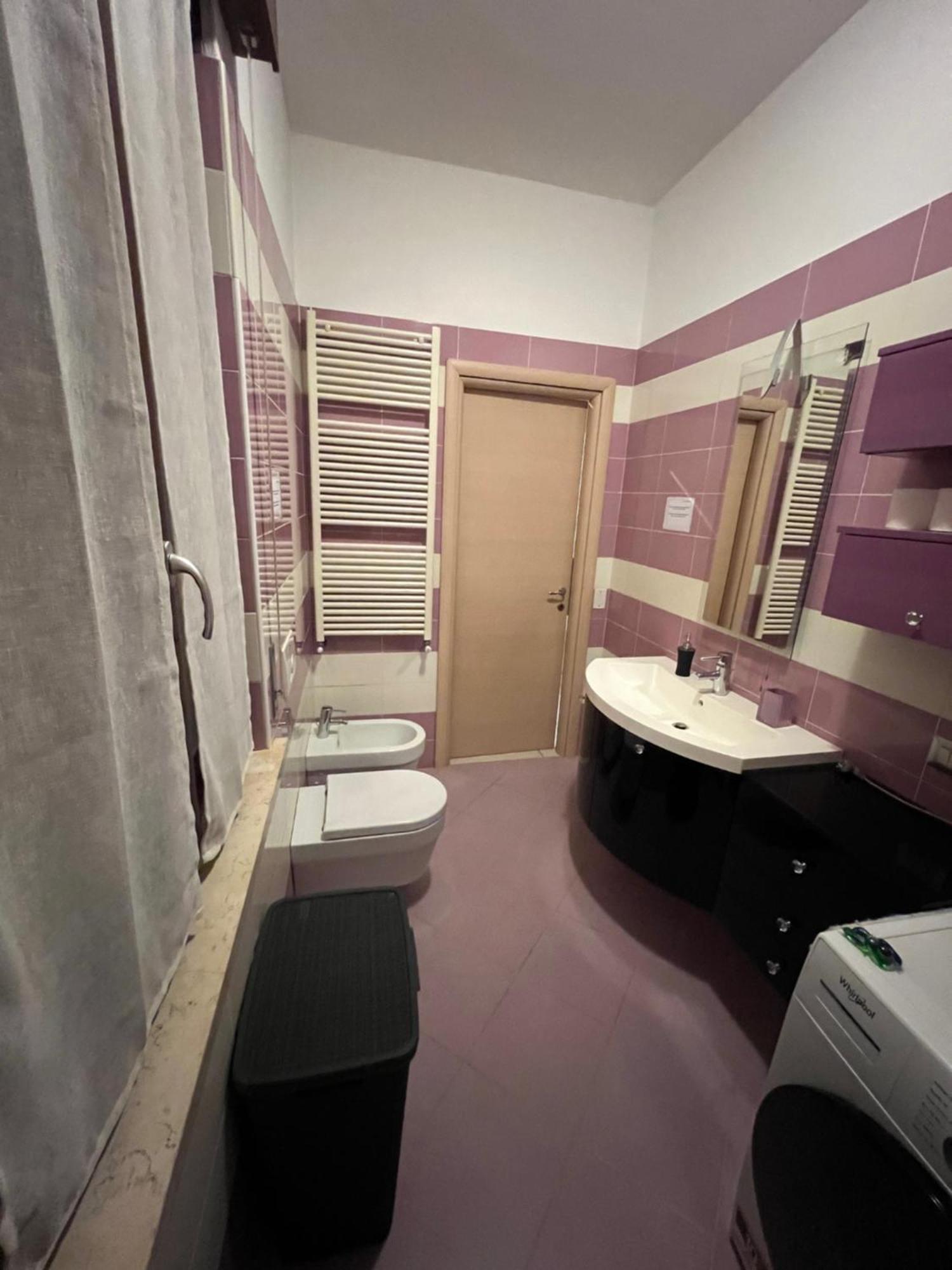 Stay In Style - Vibrant Condo In San Giovanni Lupatoto Luaran gambar